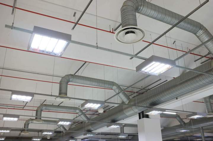 Installation d'éclairage d'entreprise Le Mans